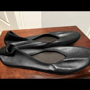 Beautiful brand new women’s black patent leather Charleston’s ballet flats